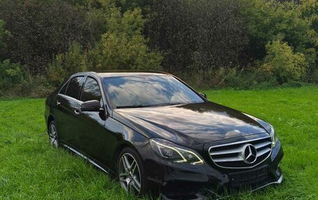 Mercedes-Benz E-Класс, 2013 год, 1 870 000 рублей, 3 фотография