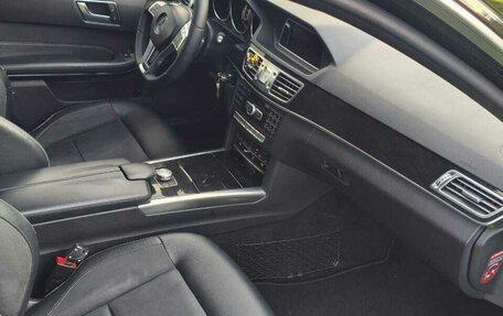 Mercedes-Benz E-Класс, 2013 год, 1 870 000 рублей, 24 фотография