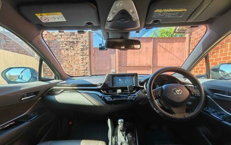 Toyota C-HR I рестайлинг, 2017 год, 1 650 000 рублей, 11 фотография