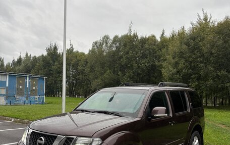 Nissan Pathfinder, 2011 год, 1 520 000 рублей, 1 фотография