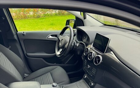 Mercedes-Benz B-Класс, 2017 год, 1 830 000 рублей, 11 фотография