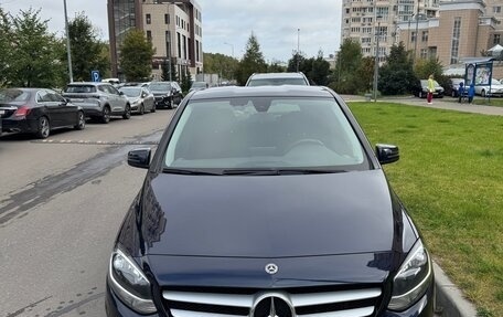 Mercedes-Benz B-Класс, 2017 год, 1 830 000 рублей, 3 фотография