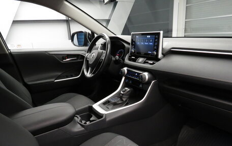Toyota RAV4, 2021 год, 3 690 000 рублей, 5 фотография