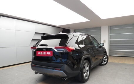 Toyota RAV4, 2021 год, 3 690 000 рублей, 2 фотография