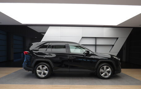 Toyota RAV4, 2021 год, 3 690 000 рублей, 18 фотография