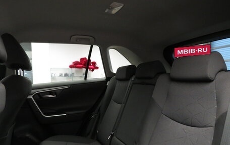 Toyota RAV4, 2021 год, 3 690 000 рублей, 17 фотография