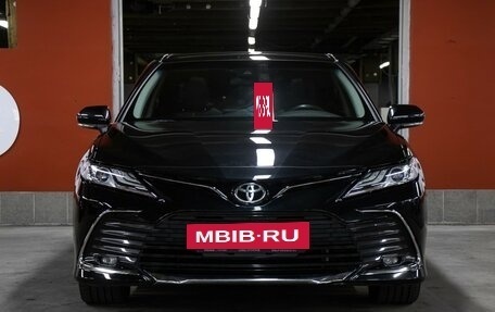 Toyota Camry, 2023 год, 3 898 000 рублей, 2 фотография