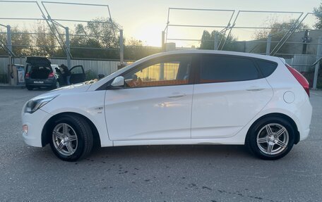 Hyundai Solaris II рестайлинг, 2014 год, 950 000 рублей, 3 фотография