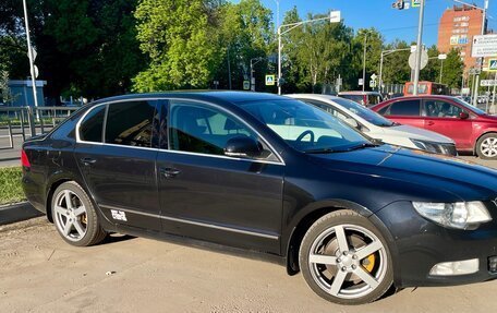 Skoda Superb III рестайлинг, 2011 год, 740 000 рублей, 3 фотография