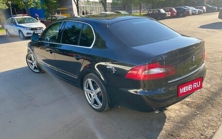 Skoda Superb III рестайлинг, 2011 год, 740 000 рублей, 24 фотография