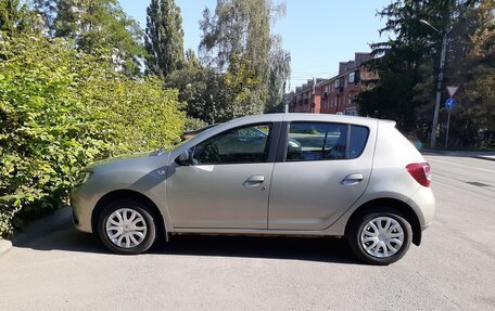 Renault Sandero II рестайлинг, 2014 год, 965 000 рублей, 2 фотография