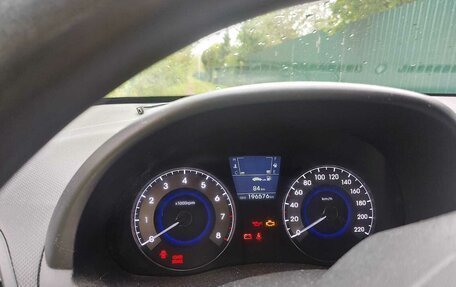 Hyundai Solaris II рестайлинг, 2011 год, 450 000 рублей, 6 фотография