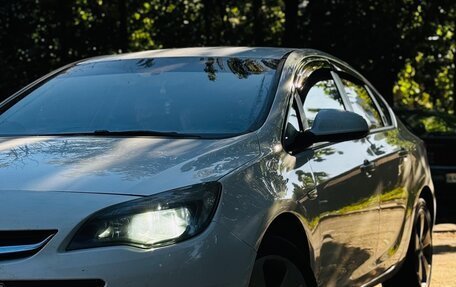 Opel Astra J, 2013 год, 800 000 рублей, 1 фотография
