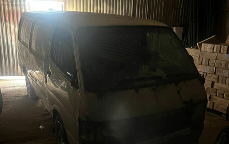 Toyota HiAce H100, 2000 год, 150 000 рублей, 3 фотография