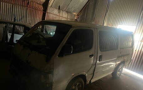 Toyota HiAce H100, 2000 год, 150 000 рублей, 5 фотография