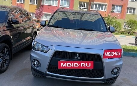 Mitsubishi Outlander III рестайлинг 3, 2010 год, 880 000 рублей, 3 фотография