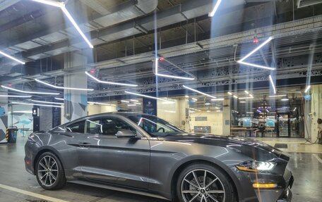 Ford Mustang VI рестайлинг, 2017 год, 2 550 000 рублей, 5 фотография