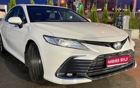 Toyota Camry, 2021 год, 3 000 000 рублей, 1 фотография