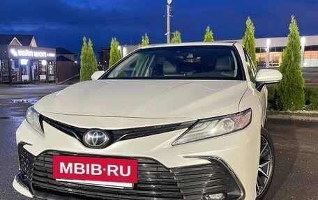 Toyota Camry, 2021 год, 3 000 000 рублей, 2 фотография
