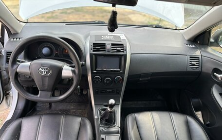 Toyota Corolla, 2011 год, 899 000 рублей, 10 фотография