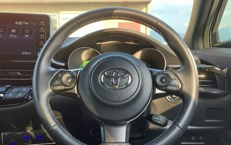 Toyota C-HR I рестайлинг, 2022 год, 1 562 000 рублей, 11 фотография