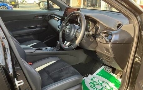 Toyota C-HR I рестайлинг, 2022 год, 1 562 000 рублей, 8 фотография