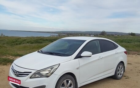 Hyundai Solaris II рестайлинг, 2016 год, 620 000 рублей, 2 фотография