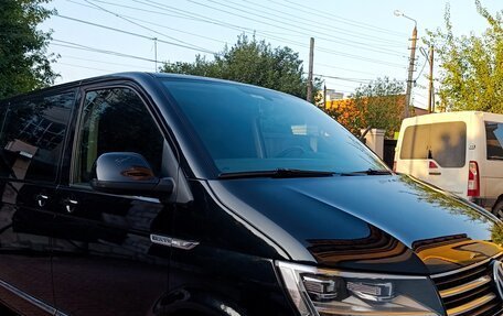 Volkswagen Multivan T6 рестайлинг, 2016 год, 2 990 000 рублей, 2 фотография