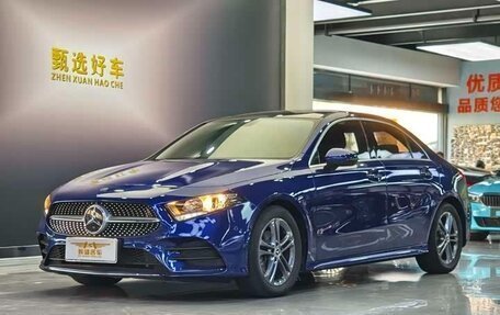 Mercedes-Benz A-Класс, 2021 год, 2 100 000 рублей, 1 фотография