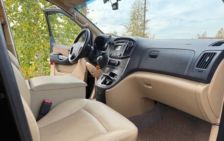 Hyundai H-1 II рестайлинг, 2015 год, 2 550 000 рублей, 14 фотография