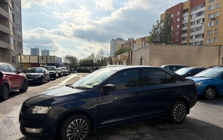 Skoda Rapid I, 2014 год, 900 000 рублей, 2 фотография