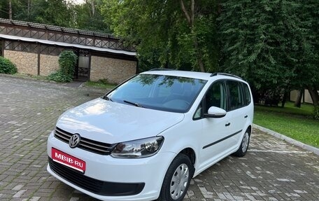 Volkswagen Touran III, 2014 год, 950 000 рублей, 1 фотография