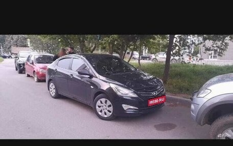 Hyundai Solaris II рестайлинг, 2015 год, 790 000 рублей, 1 фотография