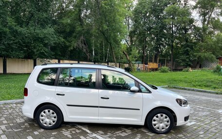 Volkswagen Touran III, 2014 год, 950 000 рублей, 4 фотография