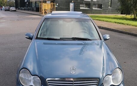 Mercedes-Benz C-Класс, 2004 год, 950 000 рублей, 2 фотография