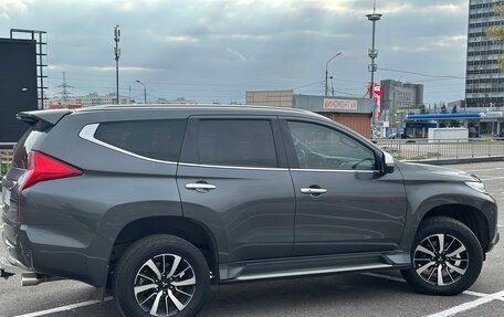 Mitsubishi Pajero Sport III рестайлинг, 2018 год, 2 990 000 рублей, 5 фотография
