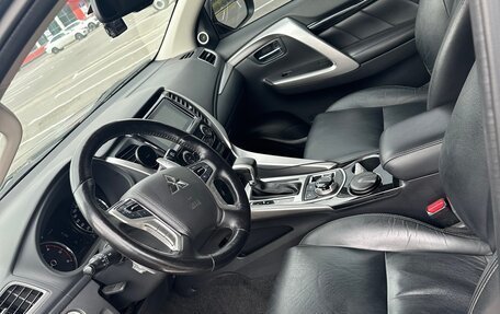 Mitsubishi Pajero Sport III рестайлинг, 2018 год, 2 990 000 рублей, 7 фотография