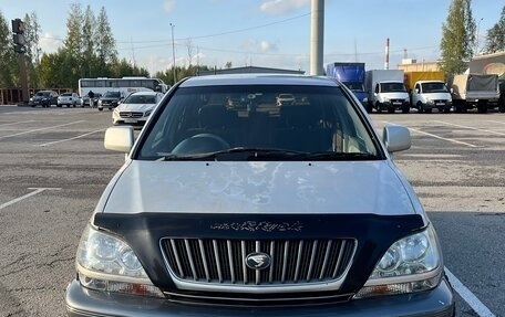 Toyota Harrier, 1998 год, 690 000 рублей, 3 фотография
