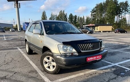 Toyota Harrier, 1998 год, 690 000 рублей, 1 фотография