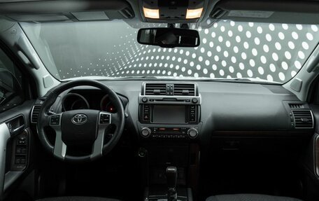 Toyota Land Cruiser Prado 150 рестайлинг 2, 2015 год, 3 606 000 рублей, 11 фотография