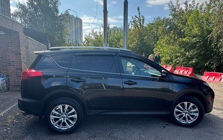 Toyota RAV4, 2015 год, 1 850 000 рублей, 4 фотография