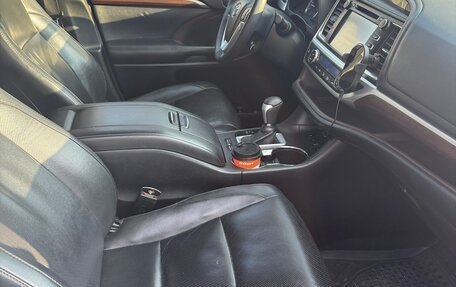 Toyota Highlander III, 2014 год, 2 950 000 рублей, 9 фотография