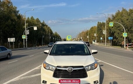 Toyota Highlander III, 2014 год, 2 950 000 рублей, 2 фотография