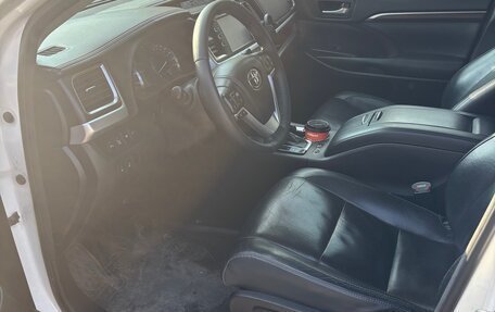 Toyota Highlander III, 2014 год, 2 950 000 рублей, 10 фотография