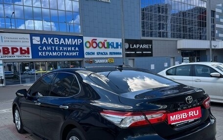 Toyota Camry, 2018 год, 2 120 000 рублей, 4 фотография