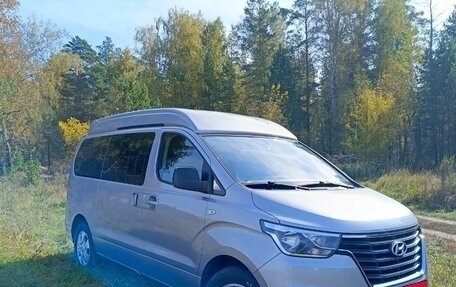 Hyundai Grand Starex Grand Starex I рестайлинг 2, 2019 год, 2 890 000 рублей, 3 фотография