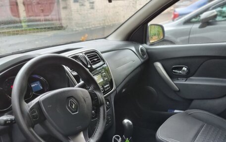 Renault Logan II, 2016 год, 310 000 рублей, 10 фотография