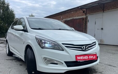 Hyundai Solaris II рестайлинг, 2015 год, 1 500 000 рублей, 10 фотография