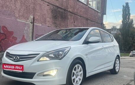 Hyundai Solaris II рестайлинг, 2015 год, 1 500 000 рублей, 22 фотография