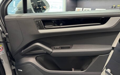 Porsche Cayenne III, 2025 год, 18 990 000 рублей, 18 фотография